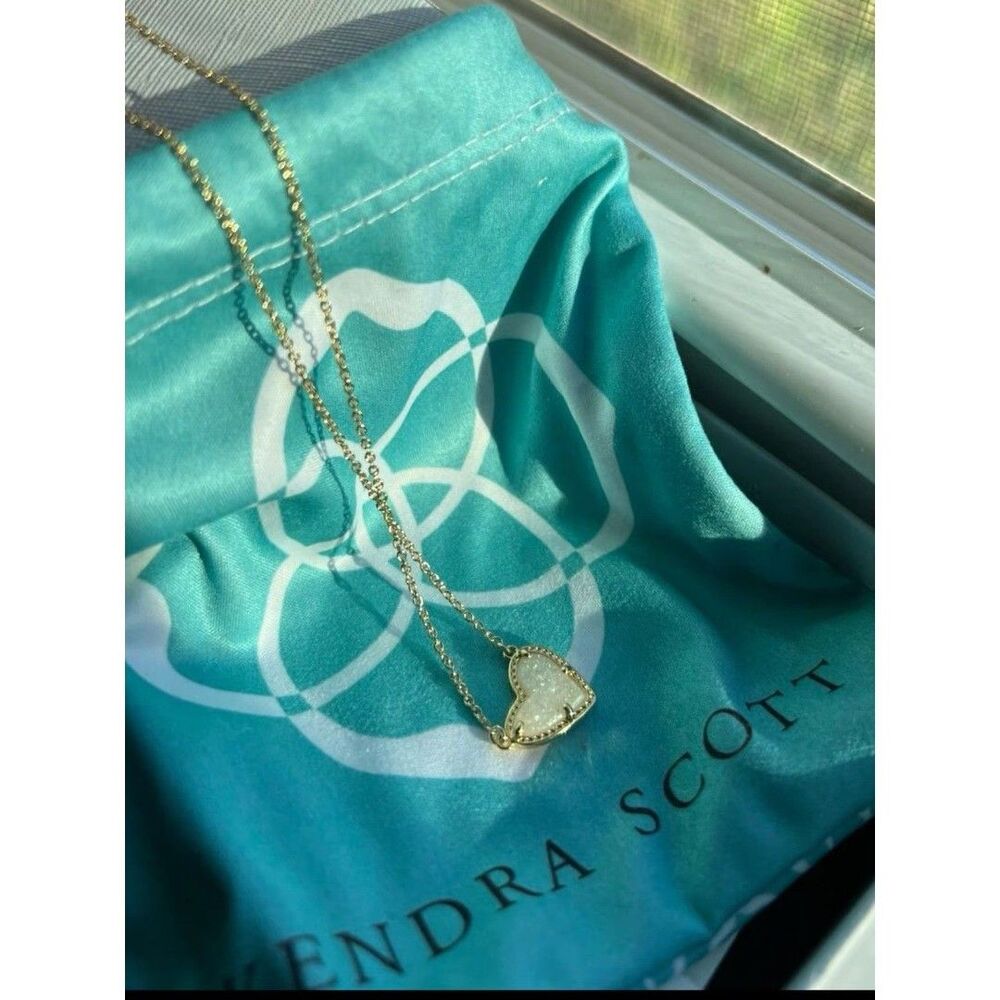 NWOT Kendra Scott Ari Heart Iridescent Drusy Gold Pendant Necklace - Picture 5 of 11